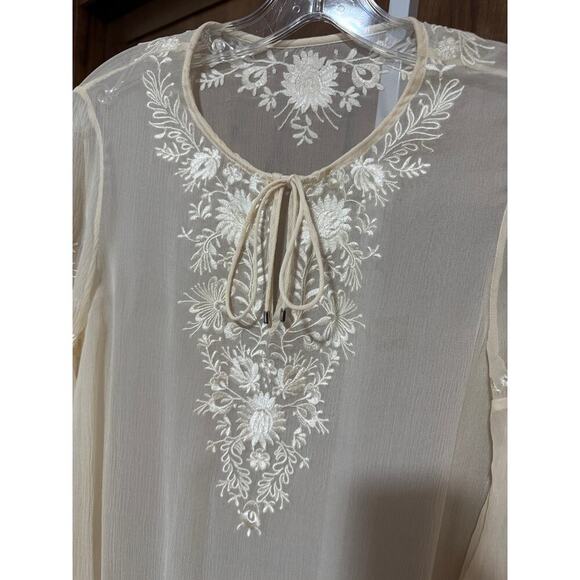 Floral embroidered mesh top with tie neck and bell sleeves. Preowned No size Tag - Picture 4 of 6